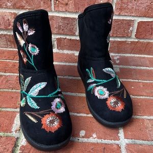 Indigo Rd Black Faux Suede Floral Embroidered Booties